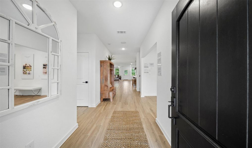 Welcoming foyer (*Photo not of actual home and used for illustration purposes only.) Welcoming foyer (*Photo not of actual home and used for illustration purposes only.)