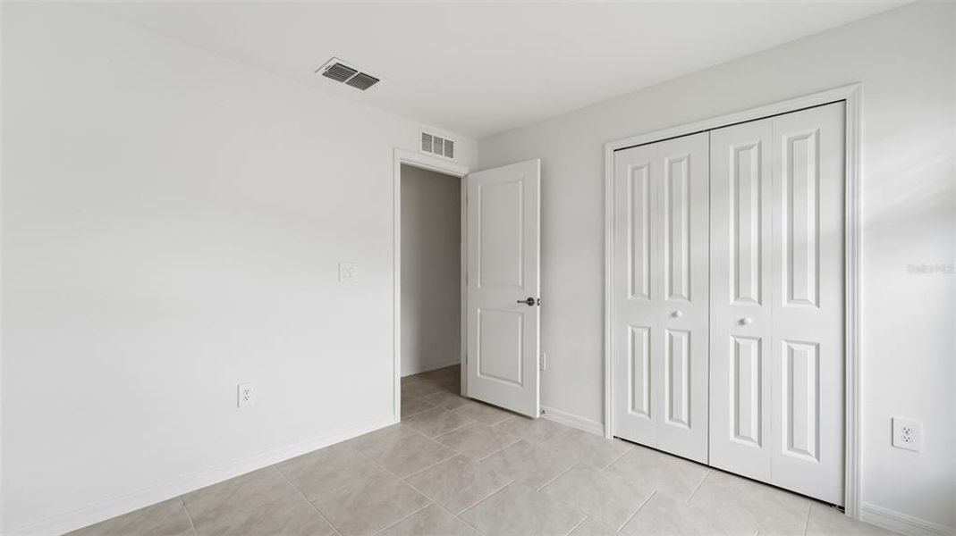 Spacious, unfurnished interior of a new home in Rotonda Lakes, Rotonda West (Image 20).