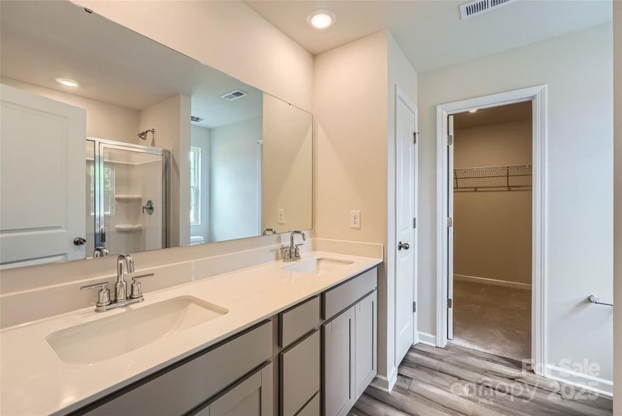 Owner's Bath(example) Owner's Bath(example)