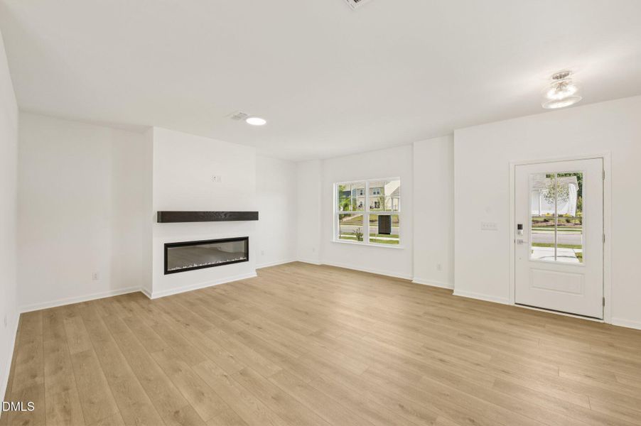 16-web-or-mls-Quarry Rd-0306-016