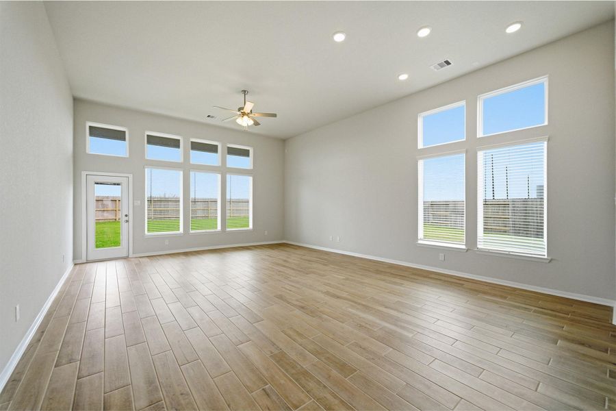 Spacious, unfurnished interior of a new home in Creekhaven, Arcola (Image 35).