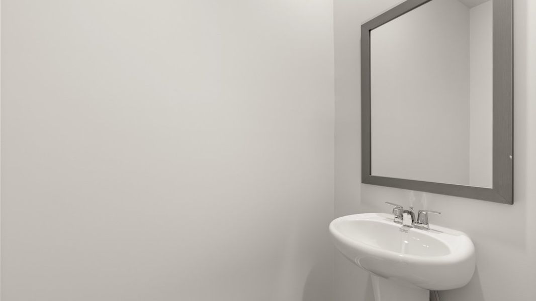 Representative interior finishes for a home built from the Salem by D.R. Horton in South Wind, South Fulton (Image 15).