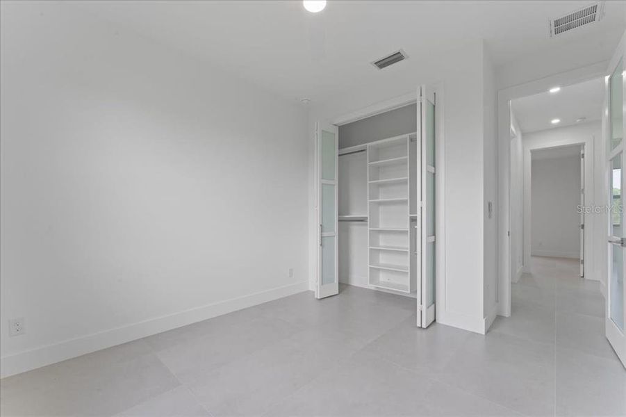 Spacious, unfurnished interior of a new home in , Lehigh Acres (Image 25).