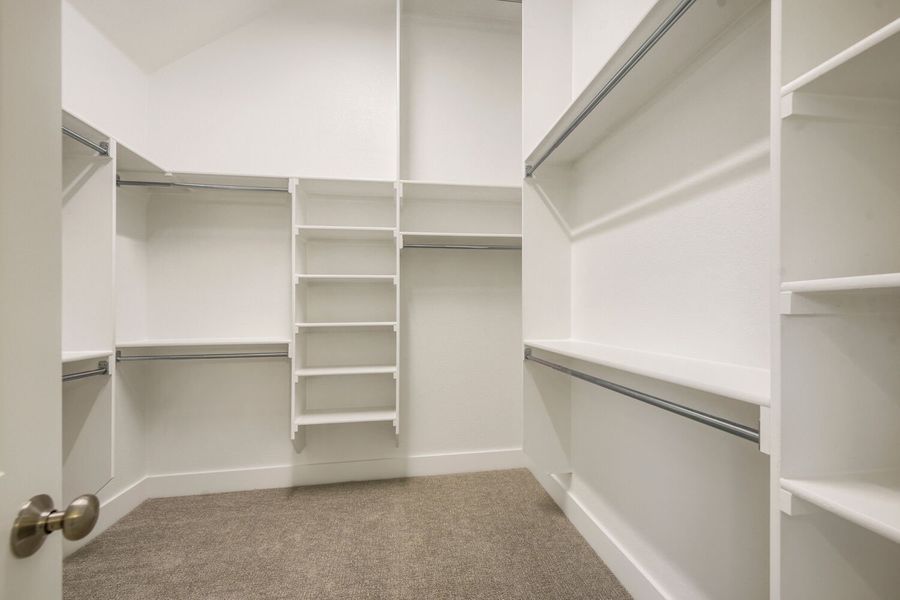 173 Buffalo - Primary Closet 173 Buffalo - Primary Closet