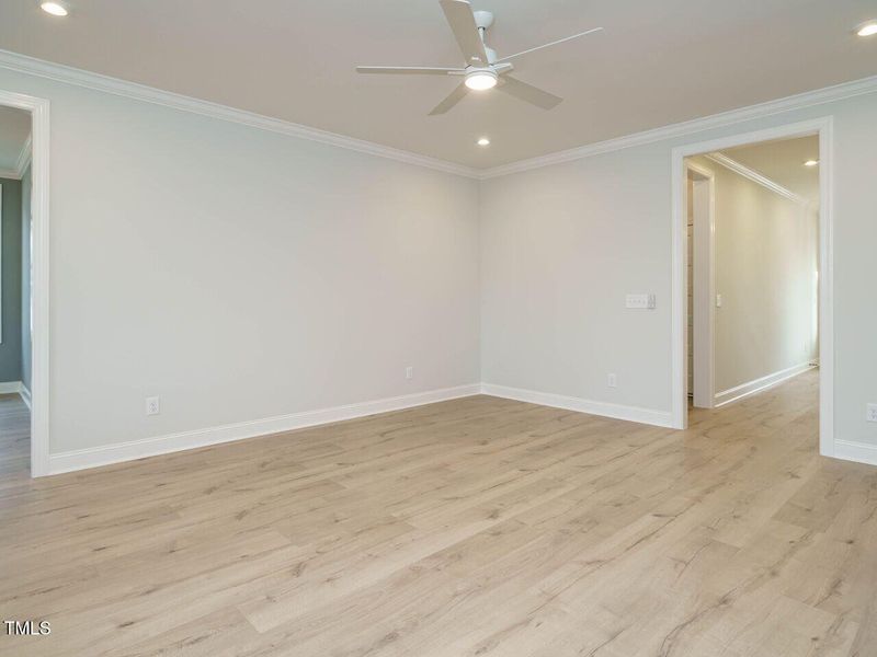 008-1280x960-living-room