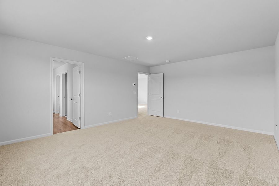 Spacious, unfurnished interior of a new home in Bell West, Kernersville (Image 27).