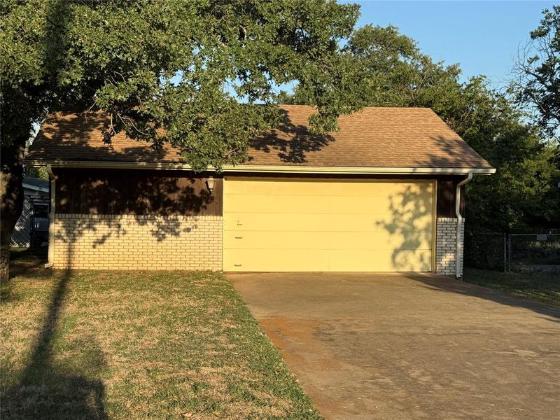Front exterior of a new home in , Mineral Wells, TX, highlighting curb appeal (Image 2). Front exterior of a new home in , Mineral Wells, TX, highlighting curb appeal (Image 2).