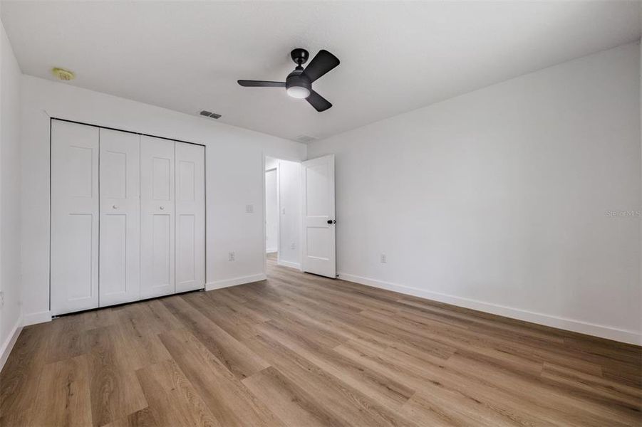 Spacious, unfurnished interior of a new home in , Dade City (Image 33).
