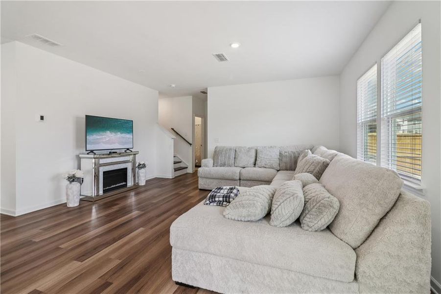 Furnished interior view inside a new home in , Gainesville (Image 8).