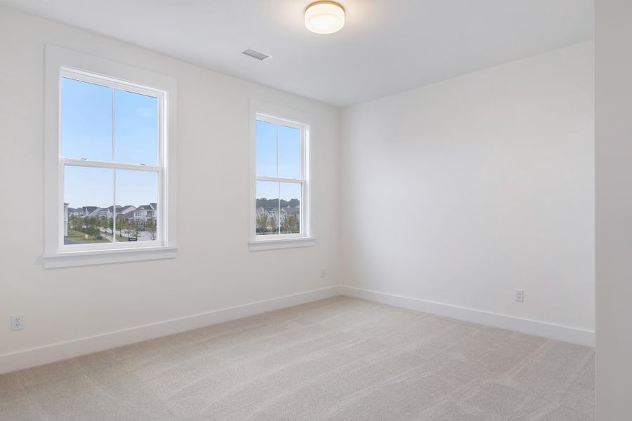 Spacious, unfurnished interior of a new home in , Summerville (Image 22).