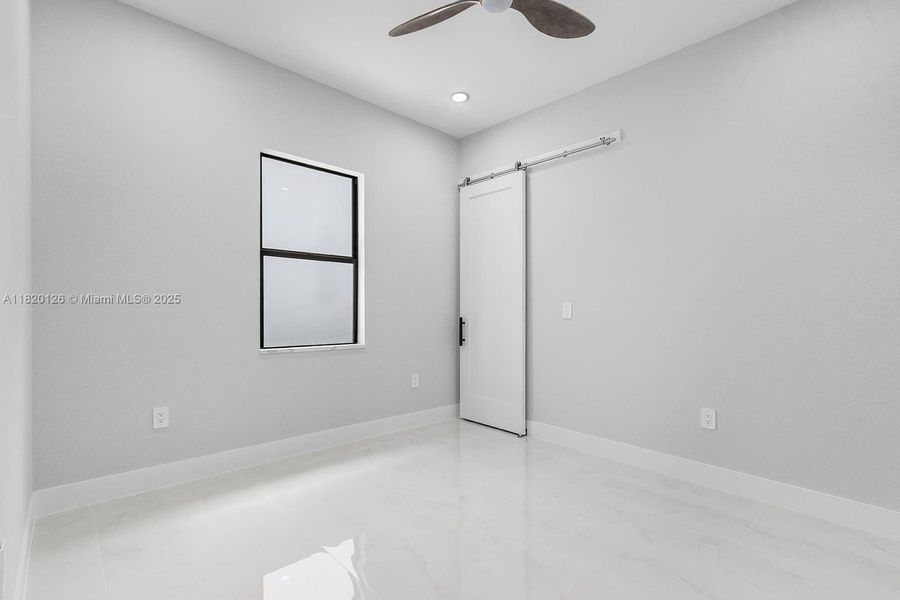 Spacious, unfurnished interior of a new home in , Cape Coral (Image 50).