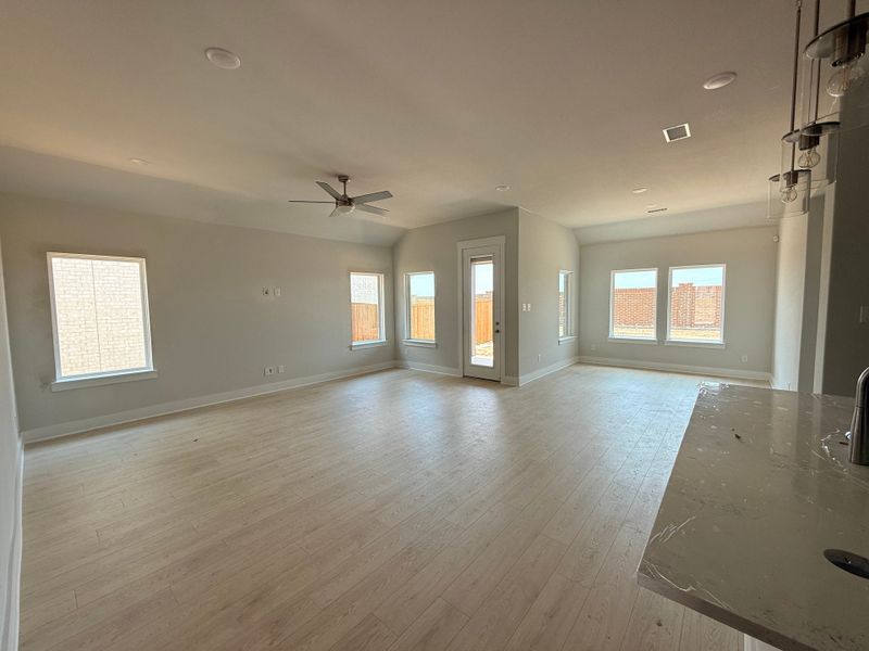 Spacious, unfurnished interior of a new home in Wildflower Ranch, Fort Worth (Image 7).