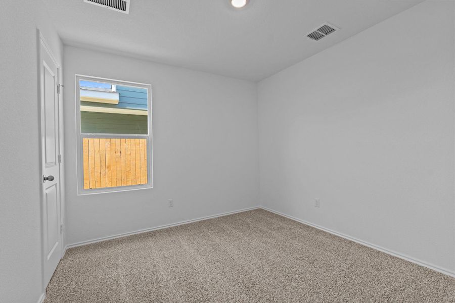 Spacious, unfurnished interior of a new home in Valverde, Bastrop (Image 25).