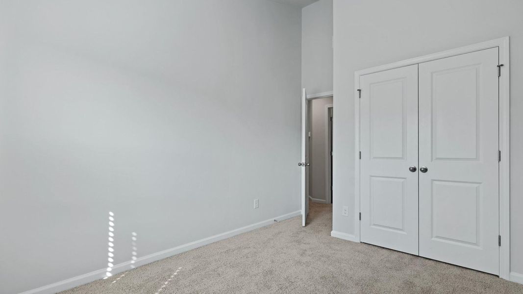 Spacious, unfurnished interior of a new home in , Summerville (Image 19).