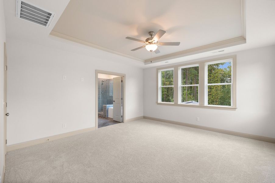 Representative unfurnished interior of a home built from the The Hampton by RobuckHomes in Baylee Ridge, Selma (Image 186).