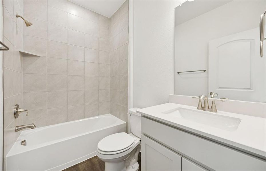 Spacious secondary bathroom