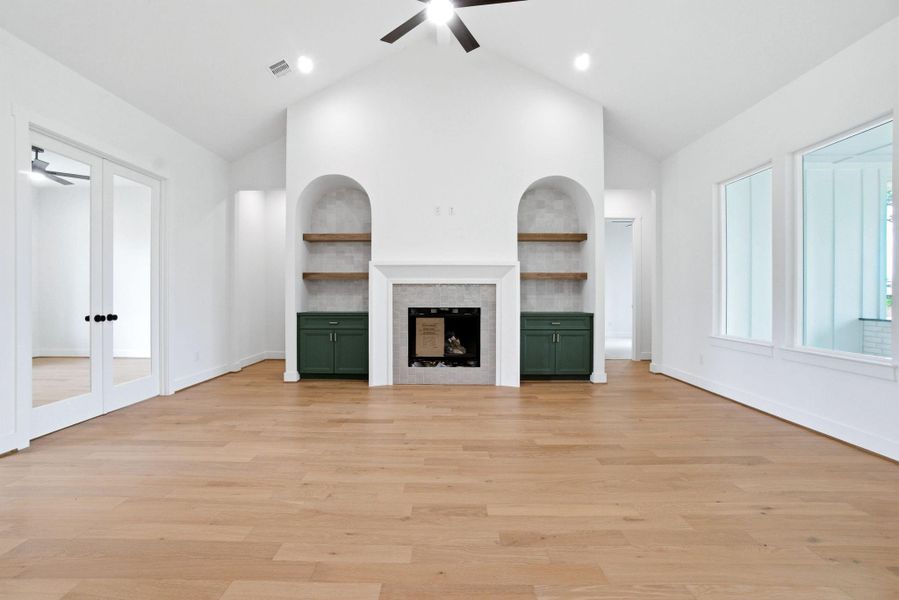 Spacious, unfurnished interior of a new home in , Montgomery (Image 24).