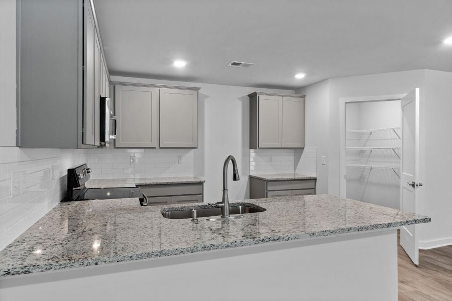 4br New Home in Hogansville, GA.  - Slide 9
