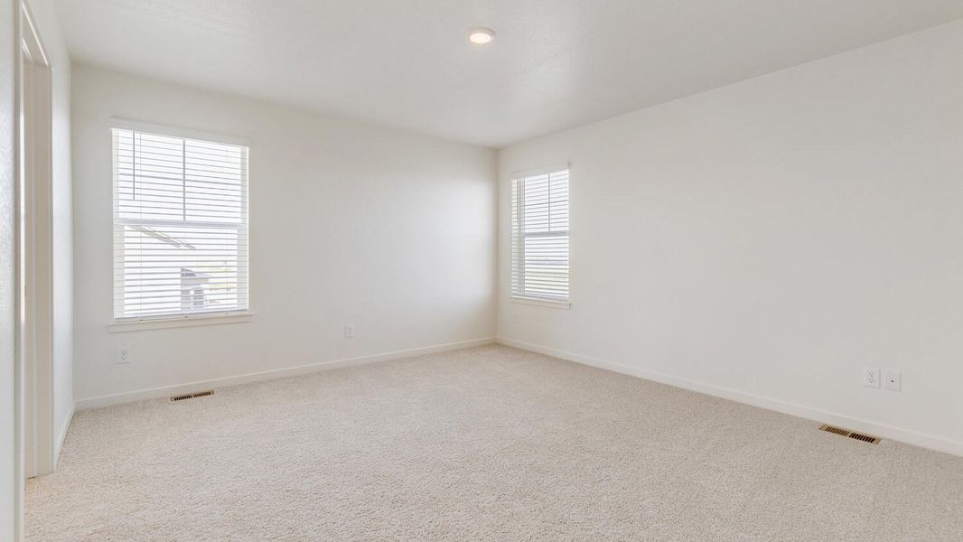 Spacious, unfurnished interior of a new home in Silver Peaks, Lochbuie (Image 18). Spacious, unfurnished interior of a new home in Silver Peaks, Lochbuie (Image 18).