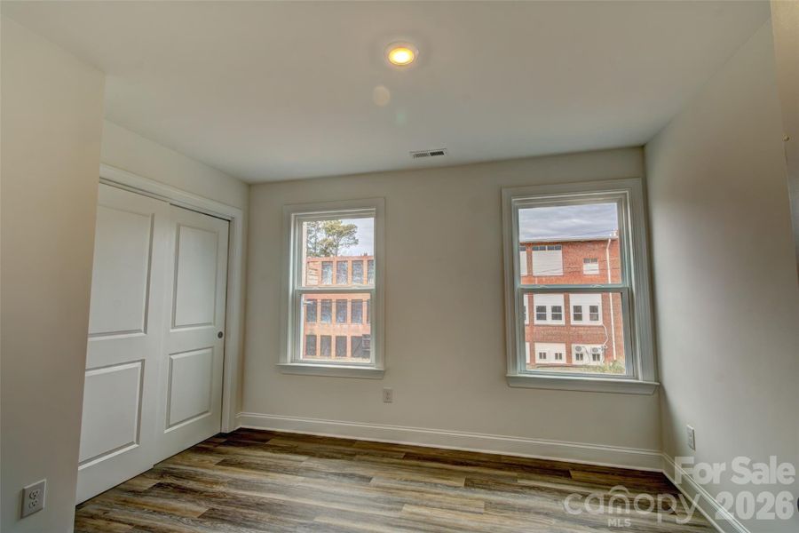 Spacious, unfurnished interior of a new home in , Shelby (Image 8).