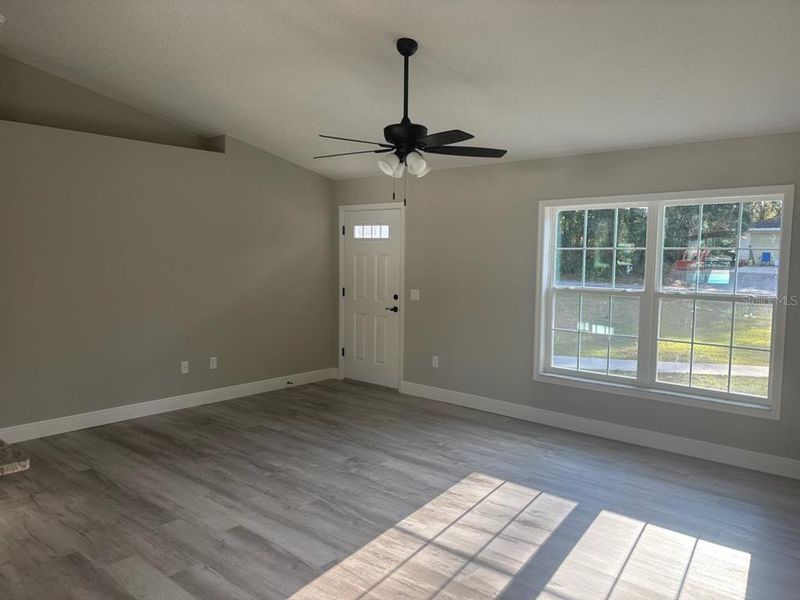 Spacious, unfurnished interior of a new home in , Dunnellon (Image 24).