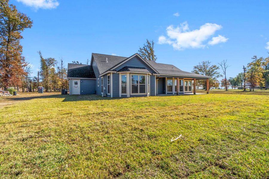 Exterior details and patio area of a home in , Onalaska (Image 32).