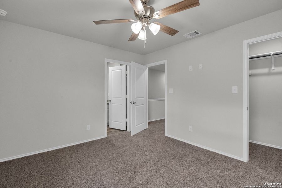 Spacious, unfurnished interior of a new home in , San Antonio (Image 18).