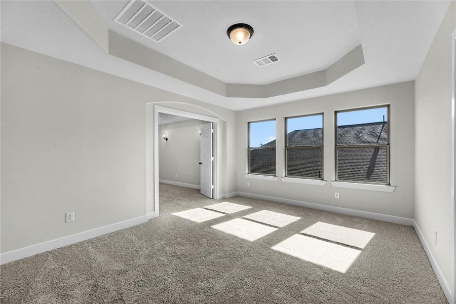 Representative image. Features, selections and colors may vary.