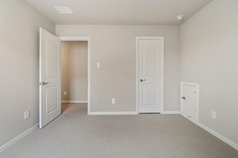 Spacious, unfurnished interior of a new home in Westmoor, Sherman (Image 27).