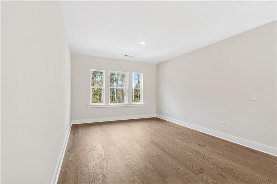 Spacious, unfurnished interior of a new home in Settingdown Farms, Cumming (Image 16).