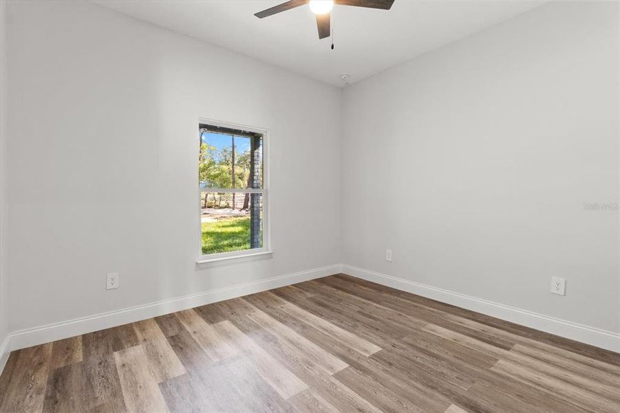 Spacious, unfurnished interior of a new home in , Dunnellon (Image 27).