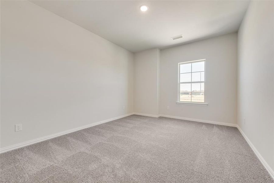 Spacious, unfurnished interior of a new home in Spiritas Ranch, Little Elm (Image 18).
