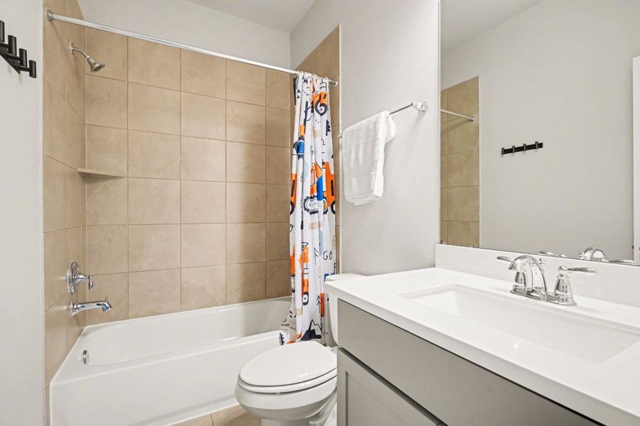 Furnished interior view inside a new home in Coastal Point, League City (Image 27). Furnished interior view inside a new home in Coastal Point, League City (Image 27).