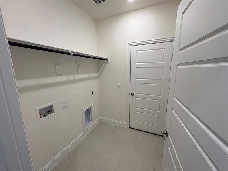 Spacious, unfurnished interior of a new home in , Pilot Point (Image 14). Spacious, unfurnished interior of a new home in , Pilot Point (Image 14).