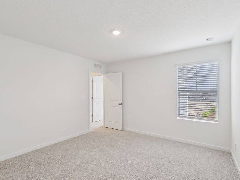 Spacious, unfurnished interior of a new home in Parkside at Shearwater, St. Augustine (Image 10).