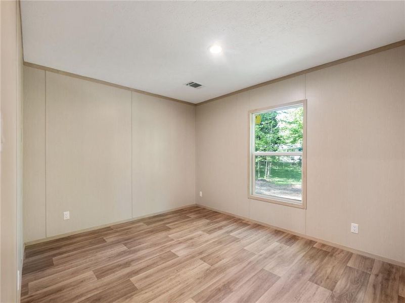 Spacious, unfurnished interior of a new home in , Gainesville (Image 44).