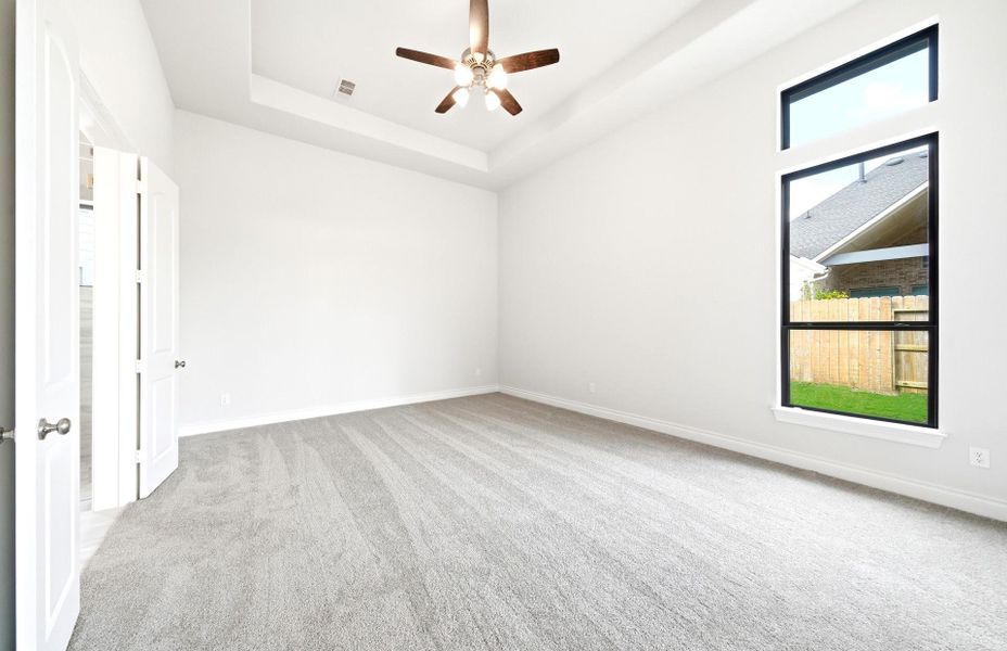 Spacious, unfurnished interior of a new home in Artavia 70′, Conroe (Image 35).