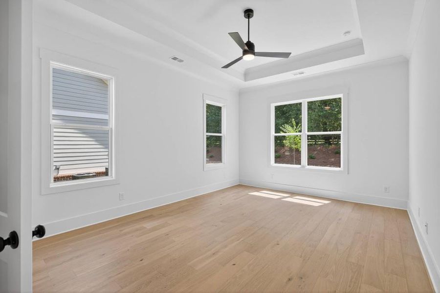 Spacious, unfurnished interior of a new home in Livingstone Park, Kennesaw (Image 15).