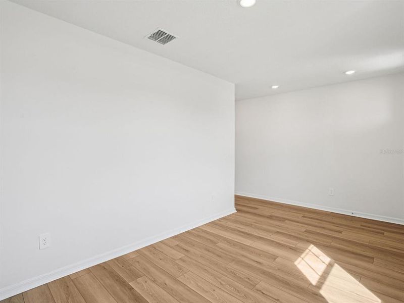 Spacious, unfurnished interior of a new home in Leyland Preserve - Classic Series, Brooksville (Image 15).