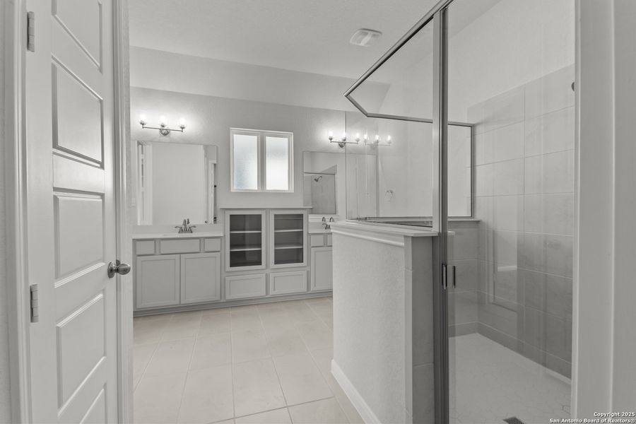 Furnished interior view inside a new home in Stillwater Ranch 60', San Antonio (Image 8).