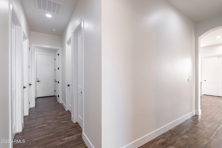 Hallway (2) Hallway (2)