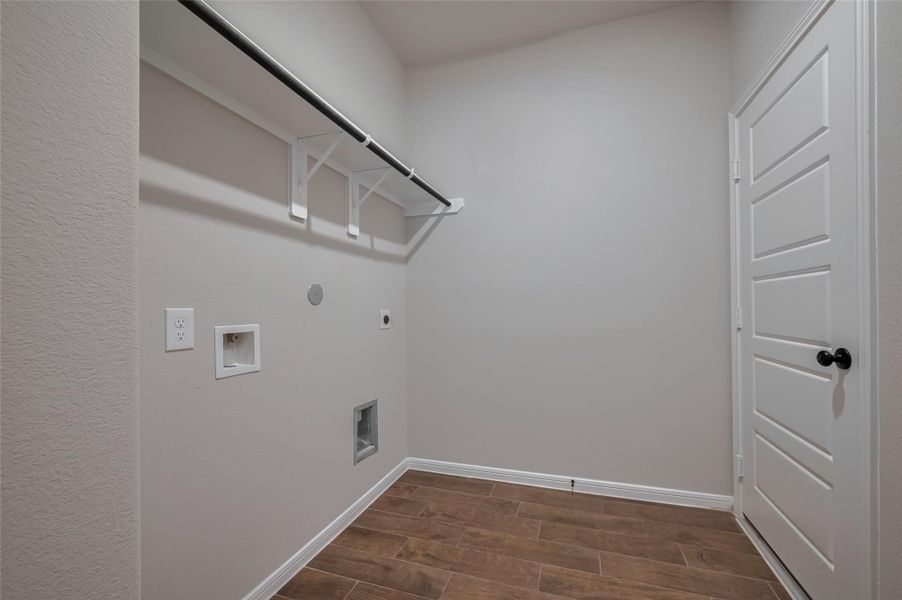 Spacious, unfurnished interior of a new home in Woodland Lakes, Huffman (Image 25).