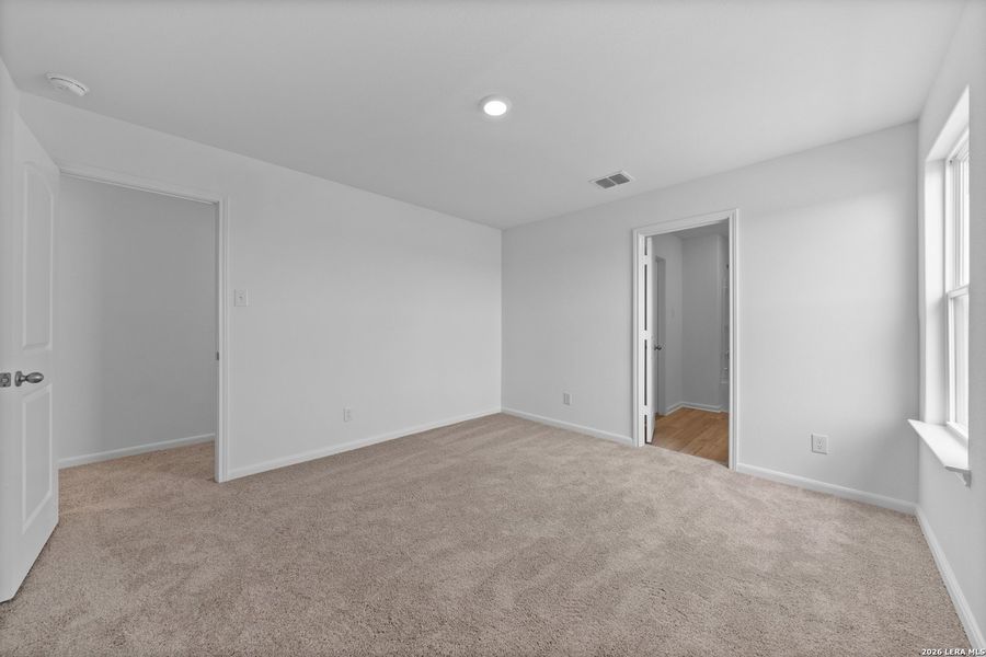 Spacious, unfurnished interior of a new home in Preserve at Medina, Von Ormy (Image 16).