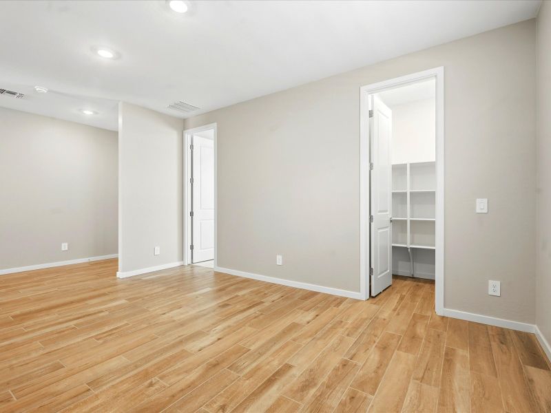 Spacious, unfurnished interior of a new home in White Tank Foothills Signature Series, Waddell (Image 16). Spacious, unfurnished interior of a new home in White Tank Foothills Signature Series, Waddell (Image 16).