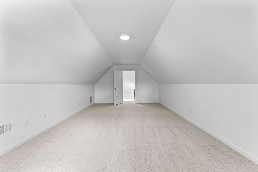 Spacious, unfurnished interior of a new home in Golfview, Thomaston (Image 32).