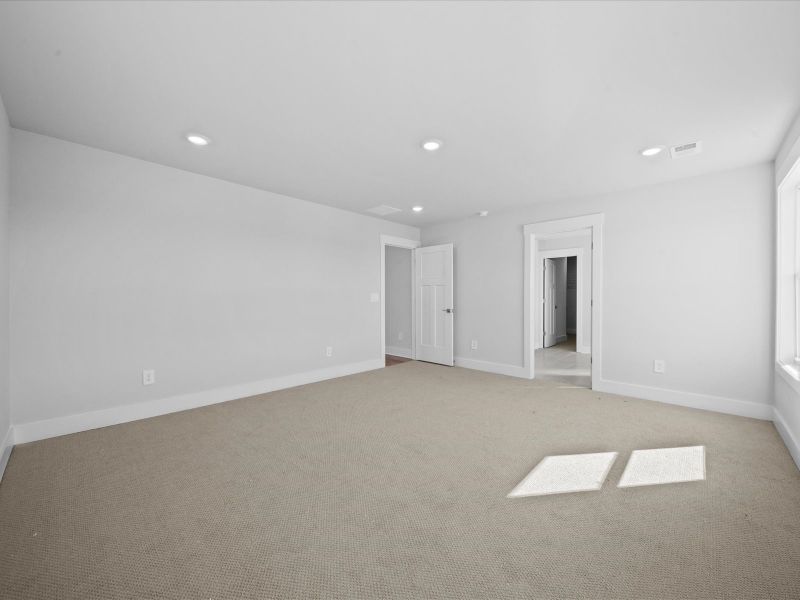 Spacious, unfurnished interior of a new home in Maxwell Commons, Easley (Image 18).