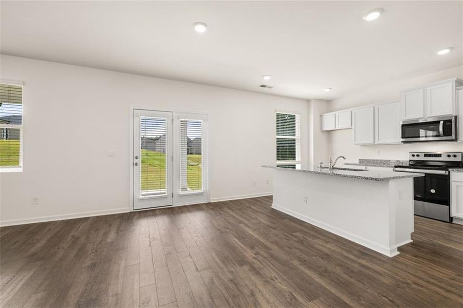 Spacious, unfurnished interior of a new home in Champion's Run, Lithonia (Image 16).