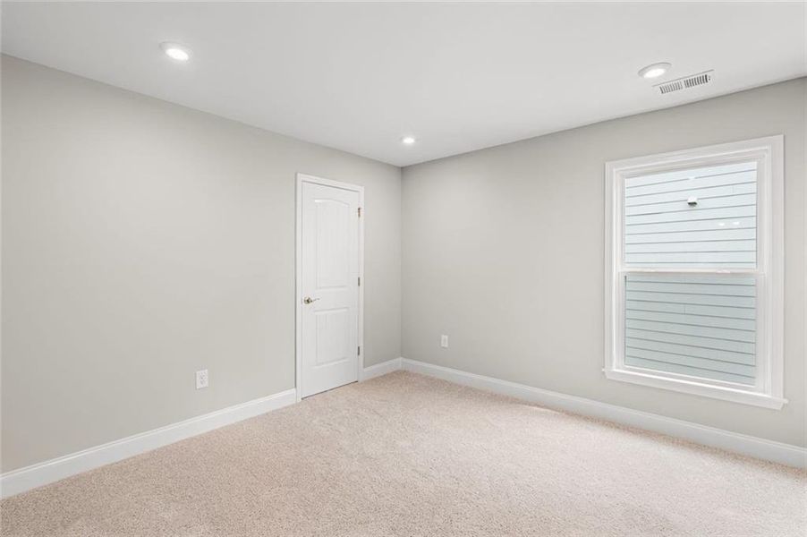 Spacious, unfurnished interior of a new home in Twin Lakes, Hoschton (Image 33). Spacious, unfurnished interior of a new home in Twin Lakes, Hoschton (Image 33).