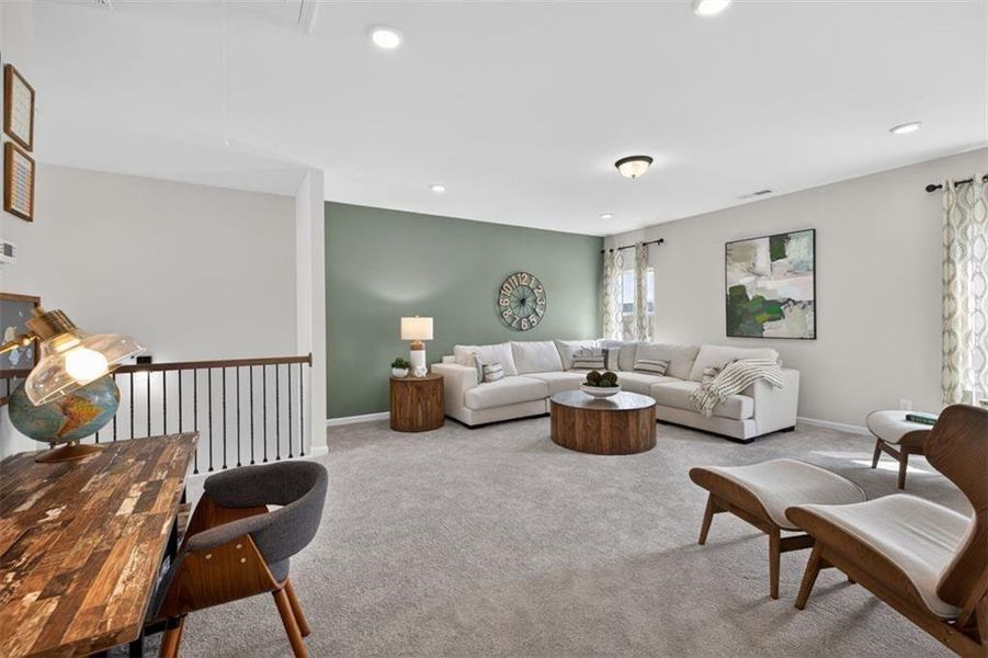 Furnished interior view inside a new home in Oakmont, Dallas (Image 10).