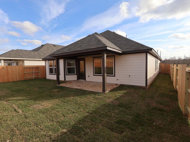 Exterior details and patio area of a home in Lone Star Landing, Montgomery (Image 3).